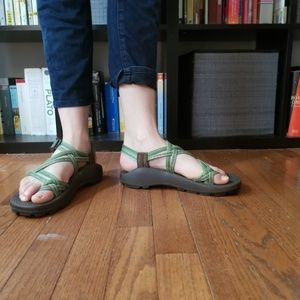 Green chaco sandles